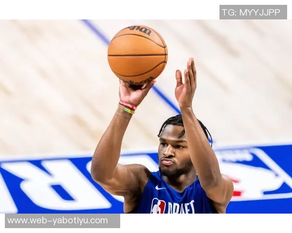 媒体人分析布朗尼身体素质与投射信心适合挑战CBA赛场 媒体人分析布朗尼身体素质与投射信心适合挑战CBA赛场