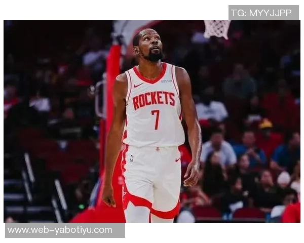 杜兰特赞阿门能力全面能胜任控卫中锋与大前锋多重角色