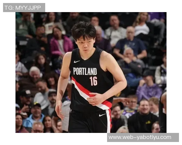 美女球迷摩达中心热情助阵杨瀚森称其身材瘦削似婴儿肥引关注 美女球迷摩达中心热情助阵杨瀚森称其身材瘦削似婴儿肥引关注