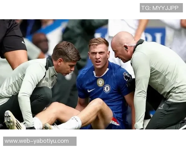 帕尔默家中意外受伤左脚小脚趾撞门引发关注