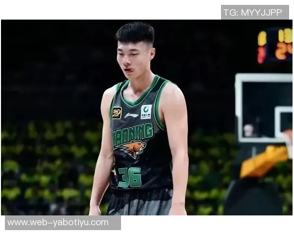 首节狄龙表现平平仅得5分布克状态低迷仅得4分